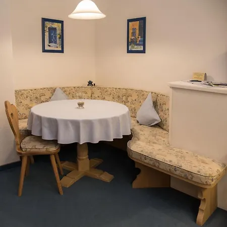 Haus Feichtner Апартаменты *